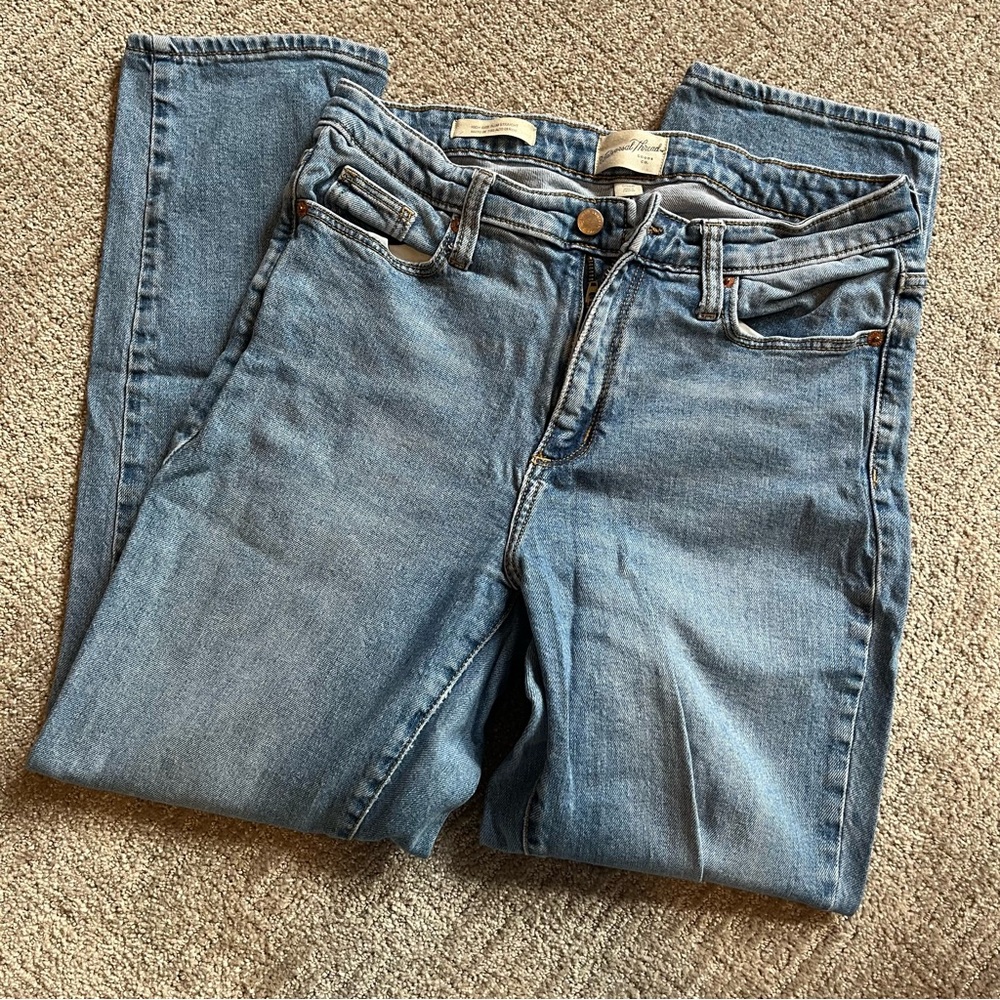 Universal Thread Medium Blue Straight-Leg Jeans